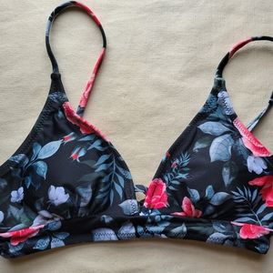 4/$20 * NWT Cupshe Bikini Top